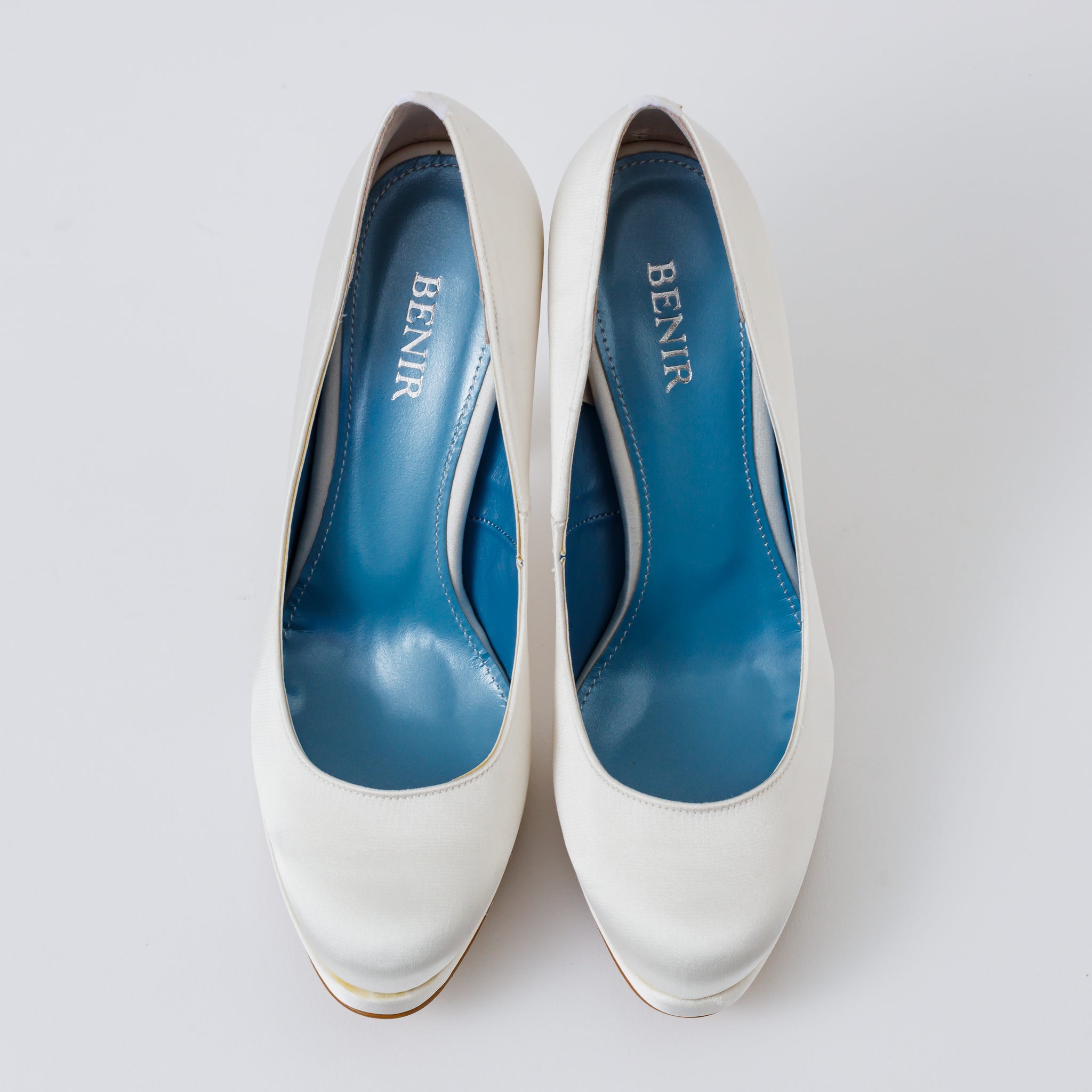 SATIN ROUND TOE｜1121 WH – BENIR