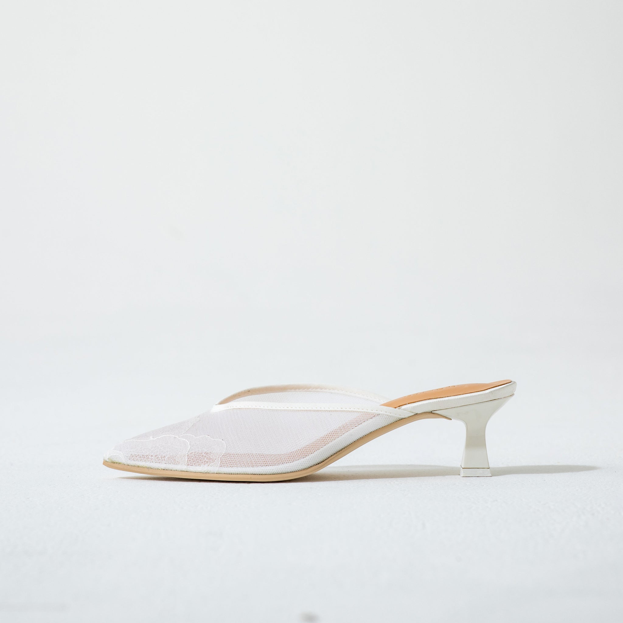 V CUT FLOWER LACE SHOES / 5011
